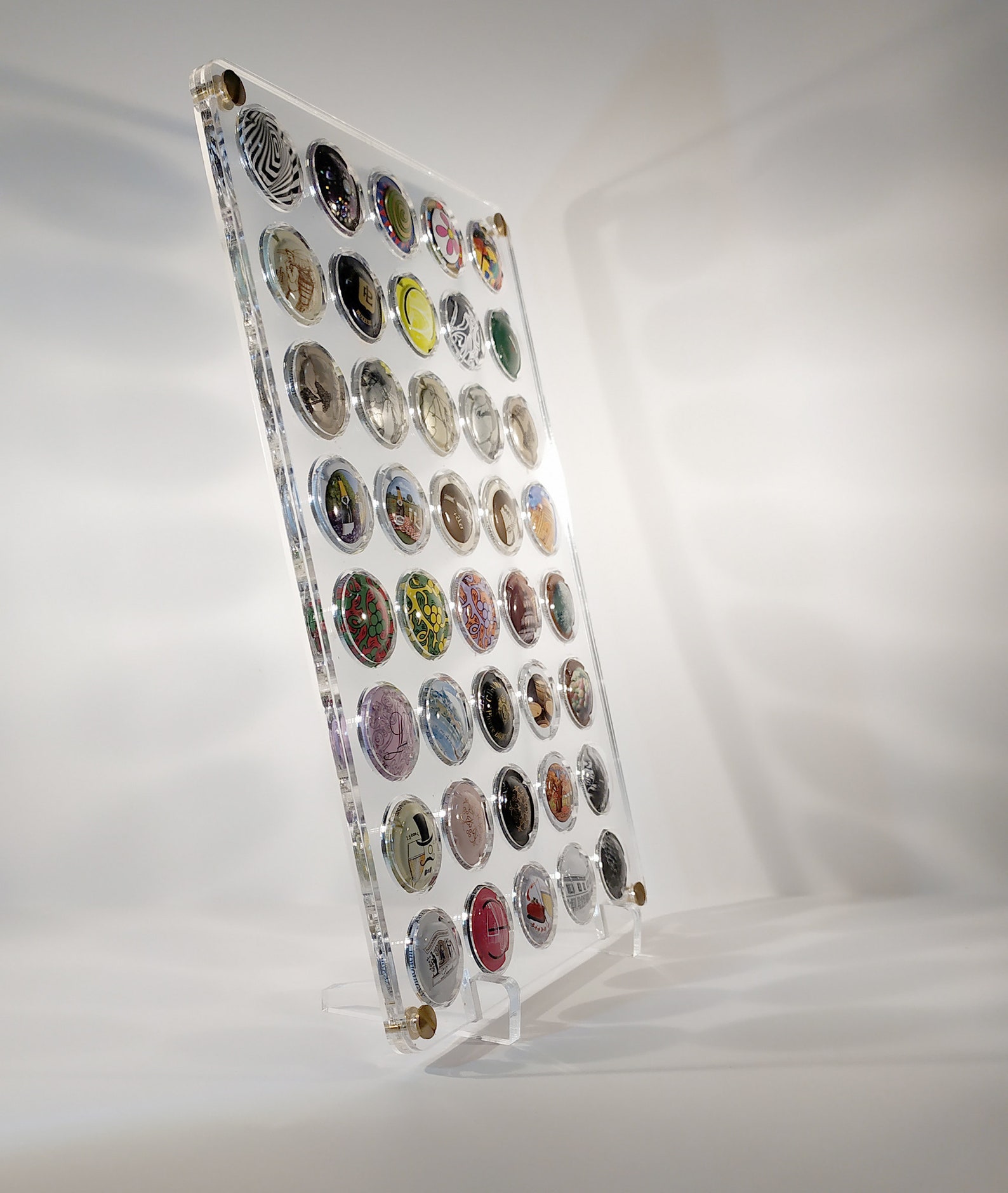 Présentoir SAFE-ID Pour 100 Capsules De Champagne – 60 X 38 X 2 Cm