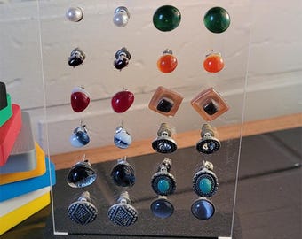 Display stand for 12 pairs of stud earrings