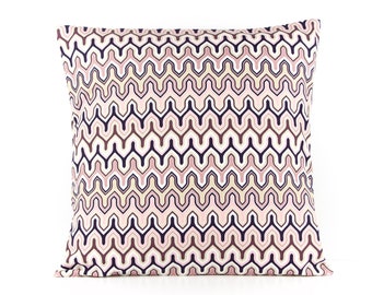 Cushion cover 40X40 cm in oeko-tex cotton with pink geometric pattern