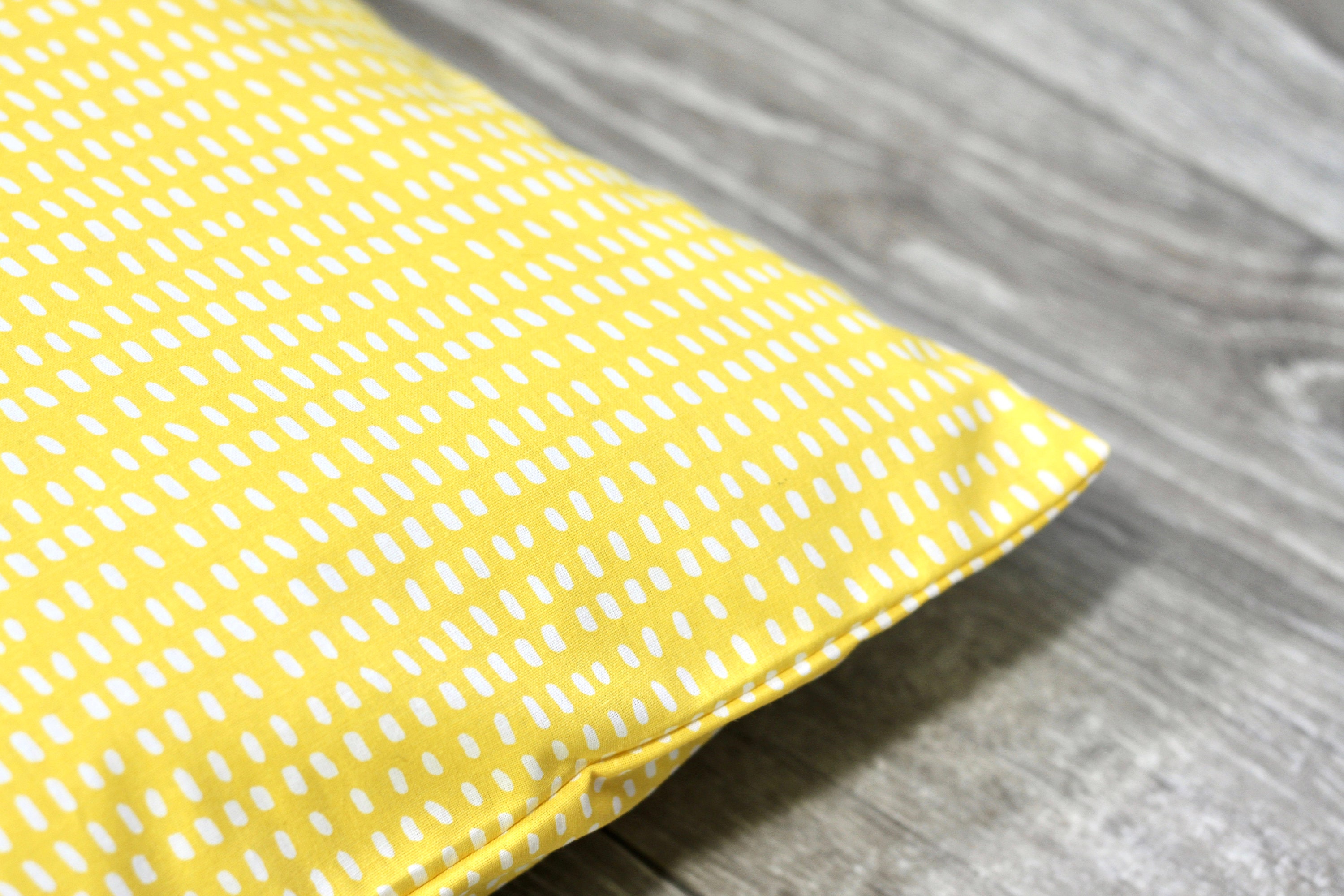 Housse de Coussin 40x40 cm Coton Oeko-Tex Jaune Petits Traits