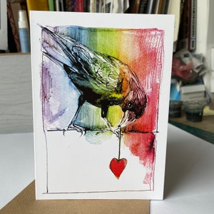 Corvo arcobaleno. Realizzato utilizzando il mio disegno originale. Carta artistica vuota.