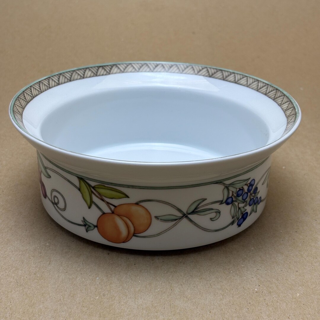 Single Dansk Umbrian Fruits Cereal Soup Bowl, Dansk Fruit