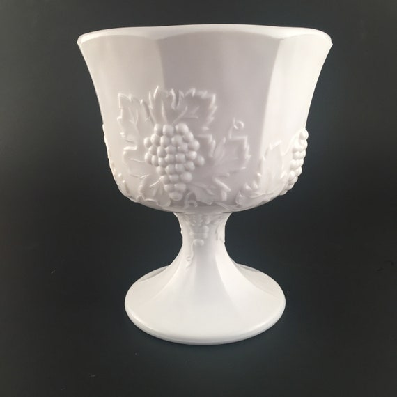 Vintage Indiana Glass Harvest Grape.
