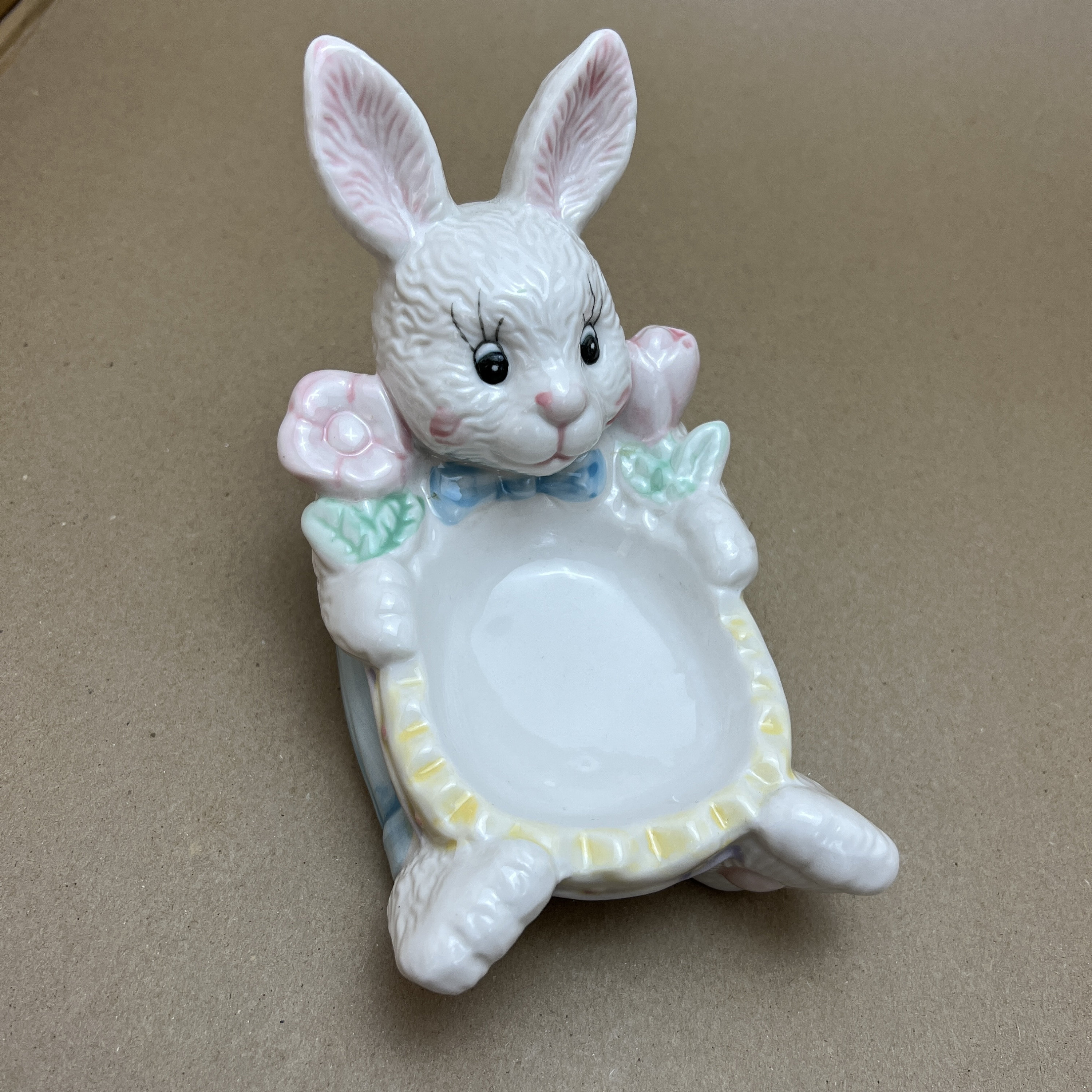YuuHeeER Decor Ceramic Fruit Bowl Plate Rabbit Bunny Candy Dishes Storage Tray Snack Climbing Rabbit
