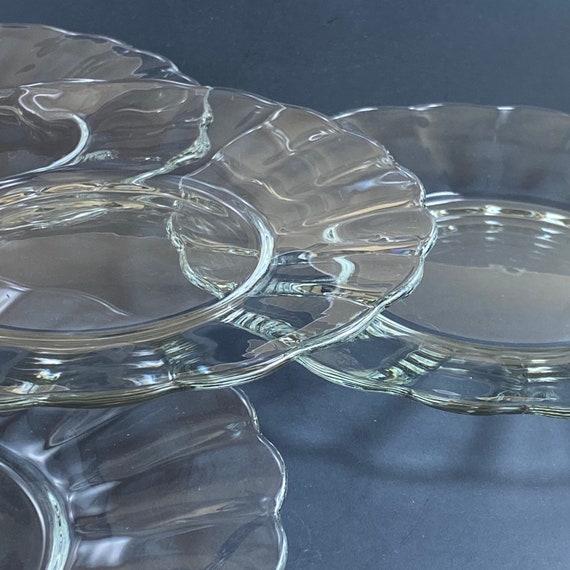 Set of 4 Anchor Hocking Moments Glass Luncheon Plates, Set of 4 Anchor  Hocking Optic Glass Marguerite Plates, Optic Glass Marguerite Plates 