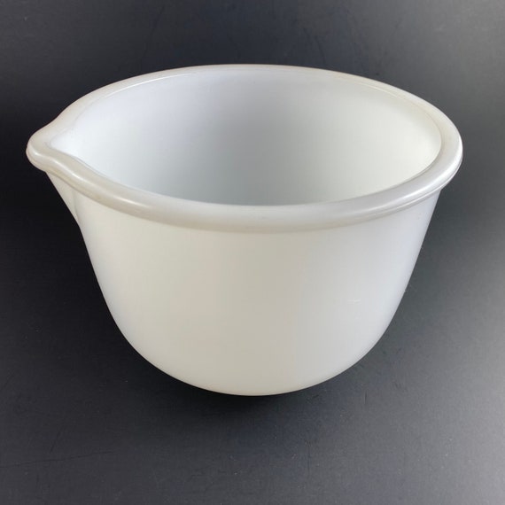 Vintage Glasbake White Mixing Bowl Pour Spout 20CJ Sunbeam 