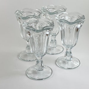 Vintage Tulip Sundae Glasses - Set of 4 Retro Soda Fountain Glasses