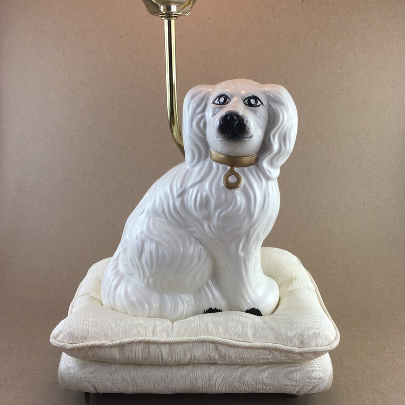 Ceramic Spaniel Dog On Satin Pillow Table Lamp Kitschy Vintage Hollywood Regency Accent Bedside Animal