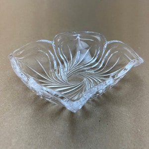 Mikasa Spring Flair Glass Bowl: Flower Shaped Crystal Dish