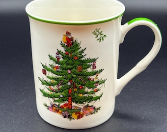 スポード クリスマスツリー カフェマグ 4個セット、14オンス ホリデー