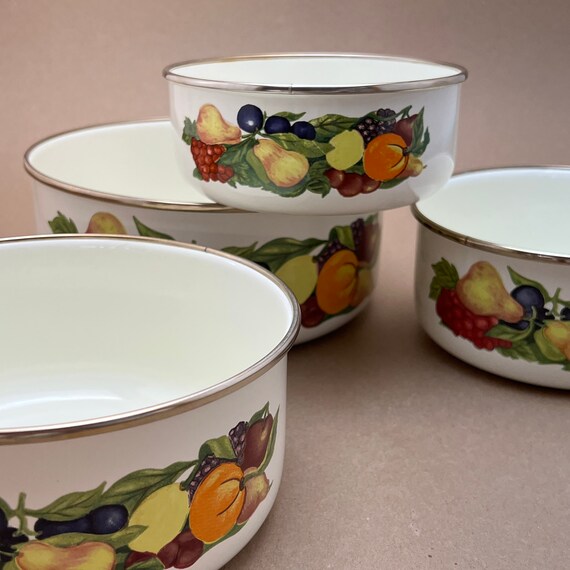 Enamel serving clearance dishes