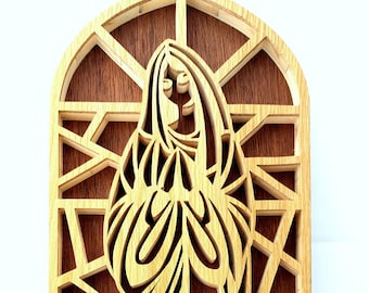 La vierge Marie en bois découpé chantourné style vitrail