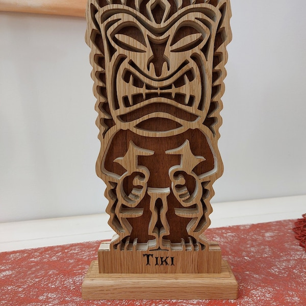 TIKI polynésien Statuette sur socle en bois découpé chantourné pour décoration