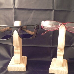 LE NEZ support de lunettes en bois découpé image 3