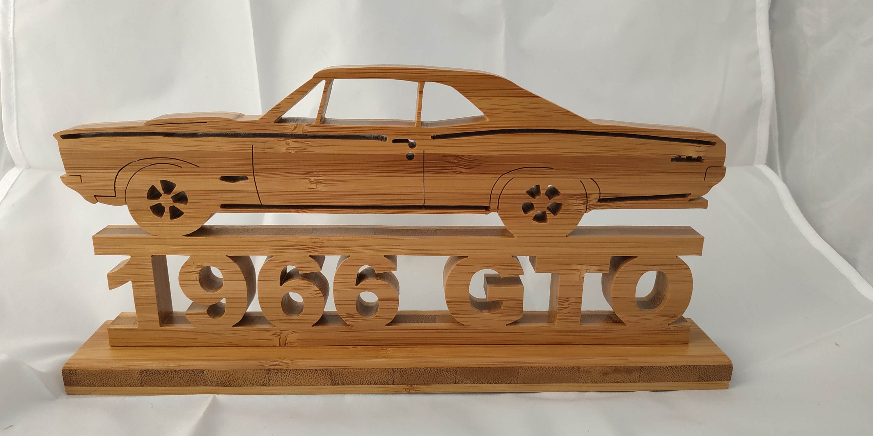 Pontiac Gto 1966 en Bois Découpé Chantourné