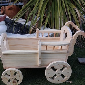 Handmade wooden pram for garden decoration, baptism, sugared almonds. image 2