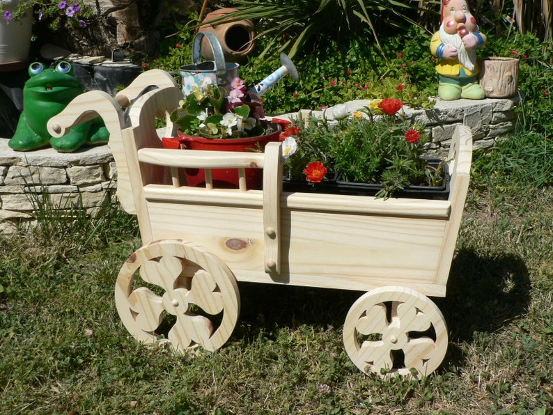 Handmade wooden pram for garden decoration, baptism, sugared almonds. image 5