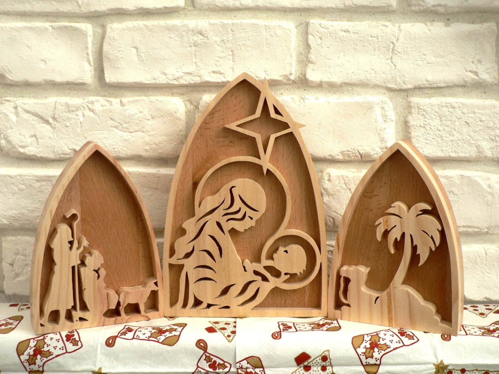 Triptyque de Noel Marie et L'enfant Jésus en Bois Découpé