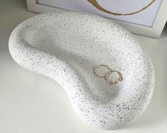 Chunky Jesmonite Tray | Minimalist Jewelry, Keys Dish
