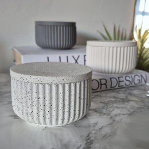 Ribbed Storage Pots with Lid | Trinket Jar | Jewellery Storage | Keys Dish | Tealight Holder | Home Décor and Gift | Bathroom | Eco-friendly