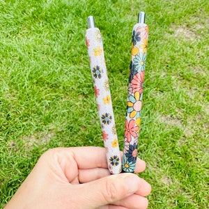 Boho Flowers Glitter Pen, Flowers Glitter Pen, Glitter pen for Nurse, Teacher glitter pen, Resin pen, Refillable gel pen, Inknoy gel, Retro