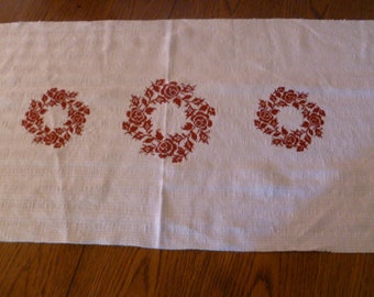 Table runners, table linen, blankets