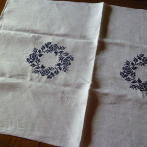 Table runner/ceiling, made of old linen, embroidered image 1