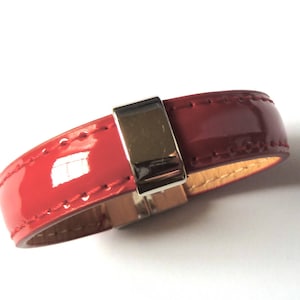 Bracelet cuir vernis Rouge Marque COCOLLANA image 1