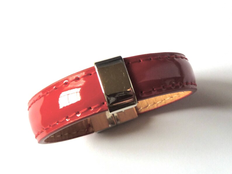 Bracelet cuir vernis Rouge Marque COCOLLANA image 1