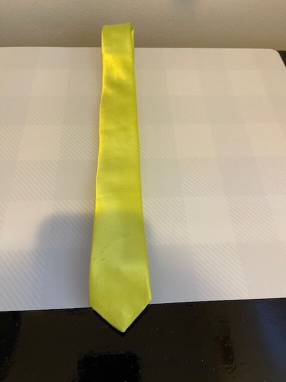 Yellow-Green Tie - image 9