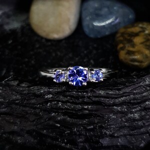 Sale Long Modernist Rustic Diamond 30ct Earth Mined Checker Sapphire Statement 18k Gold Ring Size 8 unisex