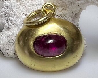 Vintage 18k Natural 1ct Red Ruby Cabochon Pendant 4.1g