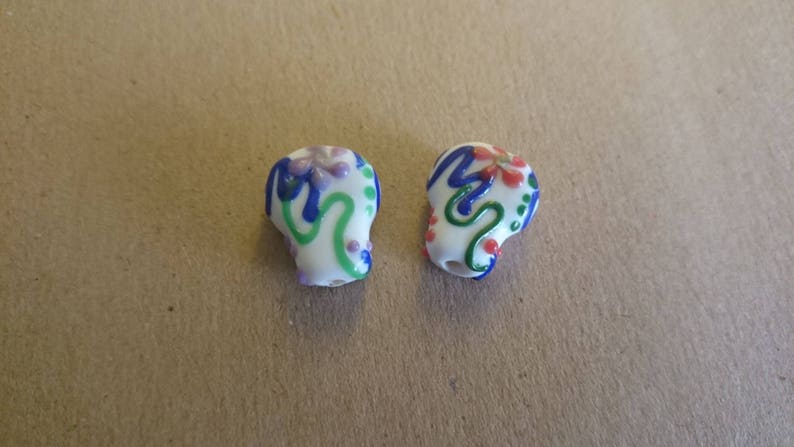 2 perles forme crâne calavera, tête de mort mexique en verre image 2