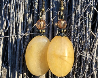 Boucles d’oreilles pendantes bronze et perle en pierre naturelle jaune