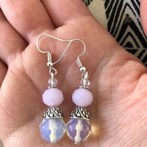 Boucles d'oreilles pendantes avec perles en verre de couleur transparente et rose image 4