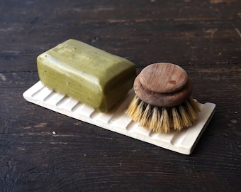 long soap dish + sponge