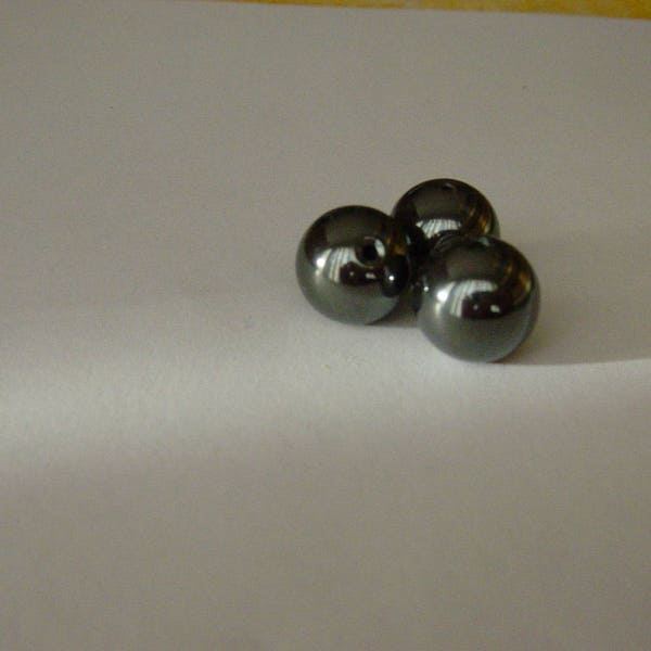 3 perles en verre 12 mm façon hématite