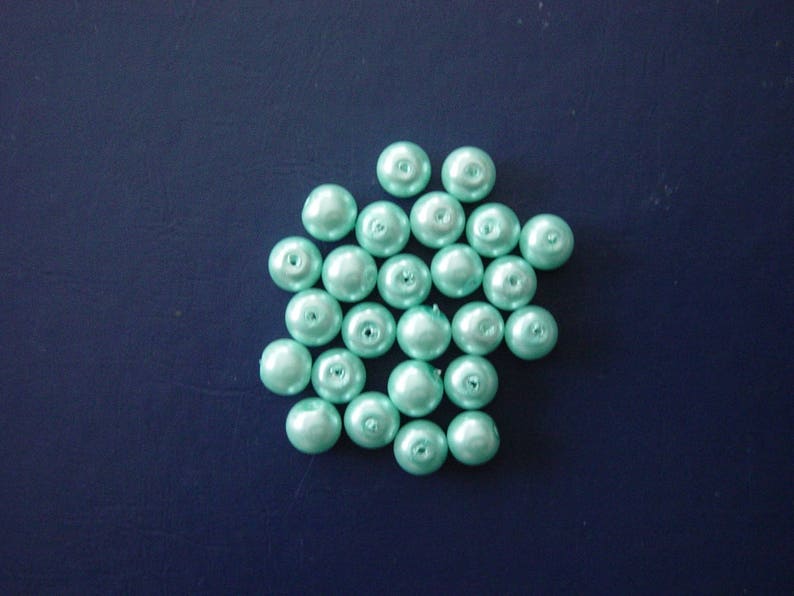 25 round 8 mm turquoise glass beads image 1