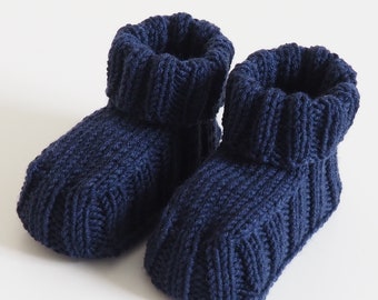 Dark blue baby shoes 0-3 months – Hand-knitted booties made from 100% wool, perfect gift for a birth or baby shower