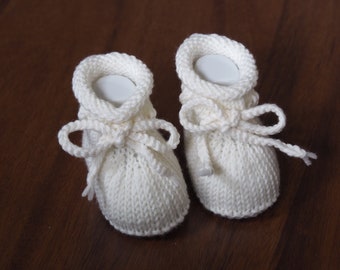 Hand-knitted white christening booties | 0-3 months (size 16) | Pure wool baby shoes with drawstring | Perfect for christenings | Baby shower gift