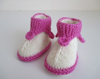 Babyschuhe 0-3 Monate gestrickt natur und pink Modell Kobold