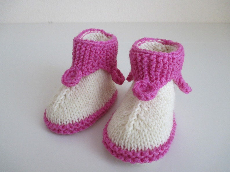 Baby shoes 0-3 months knitted natural and pink model Kobold image 1