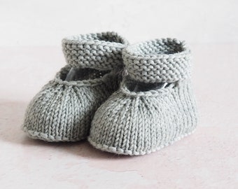 chaussures bébé grises, à lanières, 0-3 mois, tricotées main, en pure laine