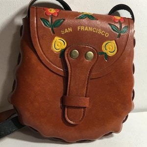 Monedero vintage de piel sintética para niñas/niños, con repujado. Minibolso cruzado, monedero de recuerdo de San Francisco con corazones y flores.