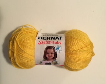 Bernat Softee Chunky Ombre Yarn ~ Jumbo Ball ~ Colour # 31525 Camouflage ~ 300 Grams10.5 Ounces ~ 275 Yards ~ #6 Super Bulky
