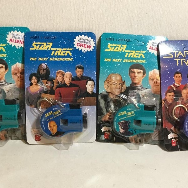 Vintage Star Trek Click Viewer 24 Shots Key Chain. The Original & The Next Generation,  Aliens, Crew, Movies. New in Sealed Packages 1993.