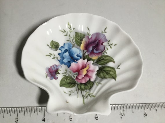 Vintage Royal Stafford Pansies in Shell Shaped Bo… - image 1