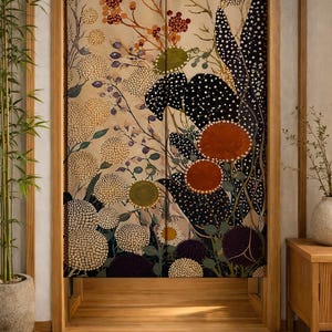Noren japonais, rideau de porte à motifs floraux botaniques, séparateur de pièce vintage style jardin sauvage, tenture murale Japandi, décoration asiatique Wabi Sabi.