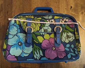 Petite valise fleurie