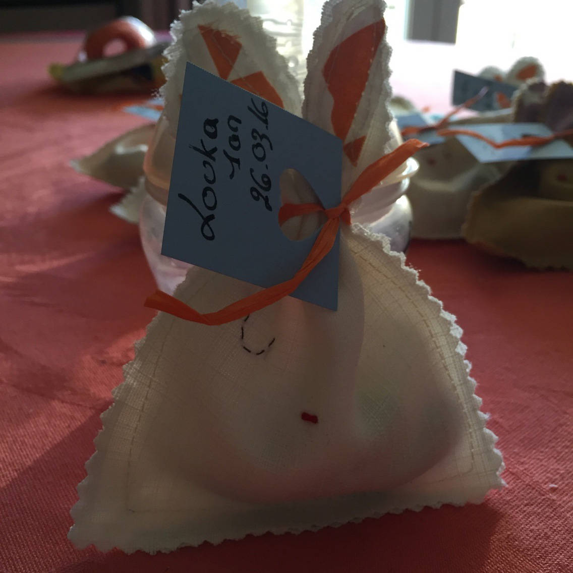 Petit Sachet Lapin en Tissus Idéal Pour Pâques.